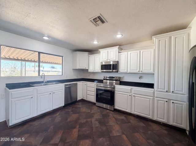 2702 W CARTER Drive, Tempe, AZ 85282