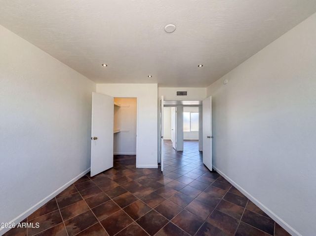 2702 W CARTER Drive, Tempe, AZ 85282