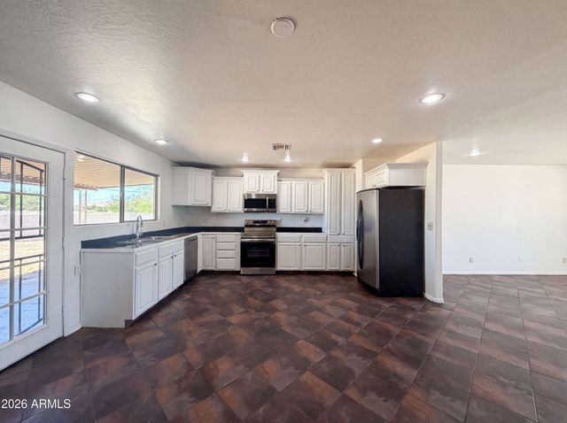2702 W CARTER Drive, Tempe, AZ 85282