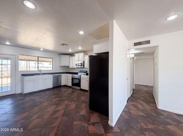 2702 W CARTER Drive, Tempe, AZ 85282