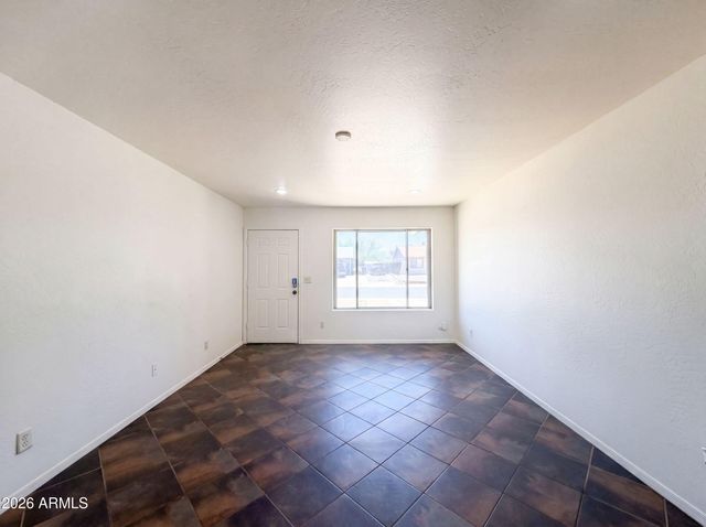 2702 W CARTER Drive, Tempe, AZ 85282