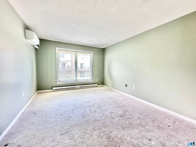 33 Pilgrim Harbor B, Wallingford, CT 06492