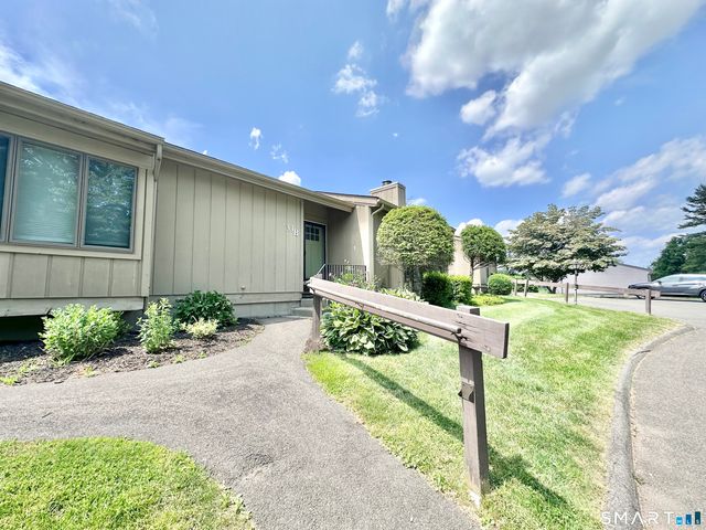 33 Pilgrim Harbor B, Wallingford, CT 06492