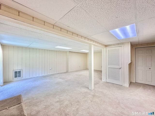 33 Pilgrim Harbor B, Wallingford, CT 06492