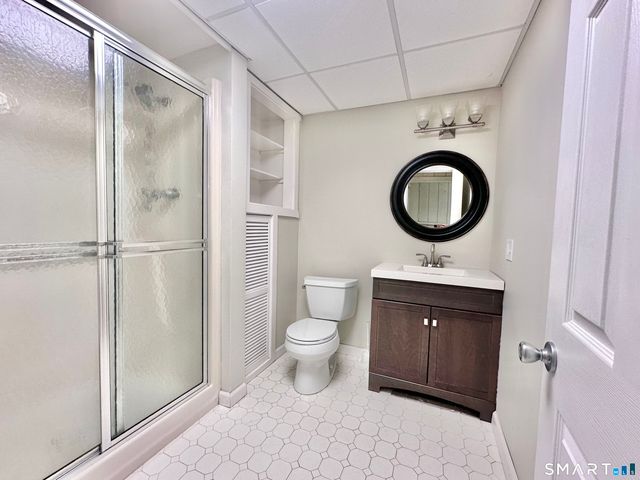 33 Pilgrim Harbor B, Wallingford, CT 06492