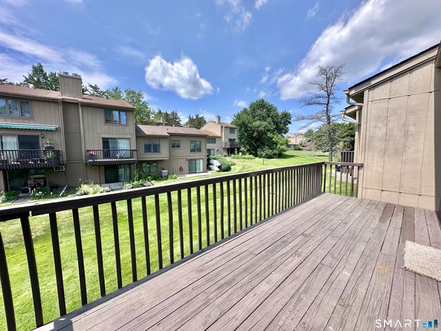 33 Pilgrim Harbor B, Wallingford, CT 06492