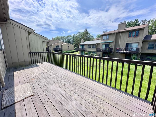 33 Pilgrim Harbor B, Wallingford, CT 06492