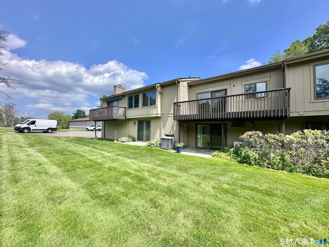 33 Pilgrim Harbor B, Wallingford, CT 06492