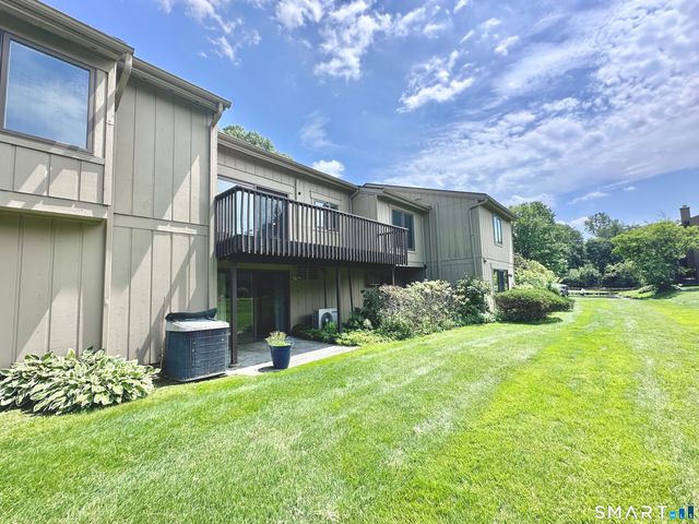 33 Pilgrim Harbor B, Wallingford, CT 06492