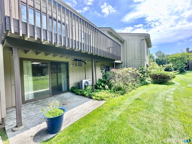 33 Pilgrim Harbor B, Wallingford, CT 06492