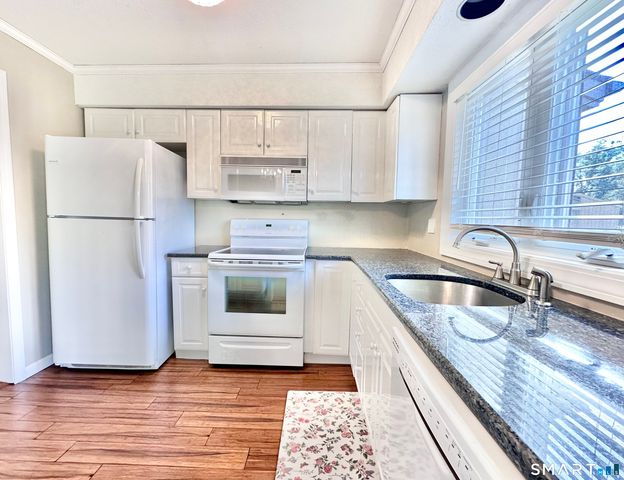 33 Pilgrim Harbor B, Wallingford, CT 06492