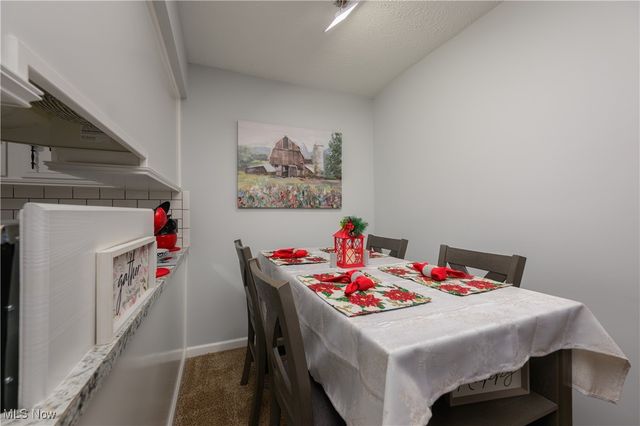 1735 Ledgewood Boulevard NE, Massillon, OH 44646