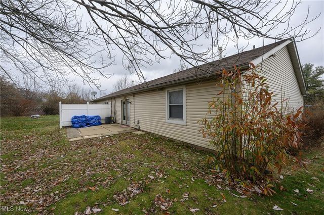 1735 Ledgewood Boulevard NE, Massillon, OH 44646