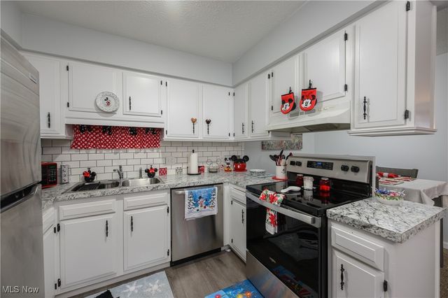 1735 Ledgewood Boulevard NE, Massillon, OH 44646