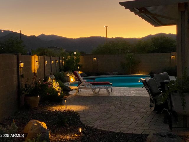 18879 W CHOLLA Street, Surprise, AZ 85388