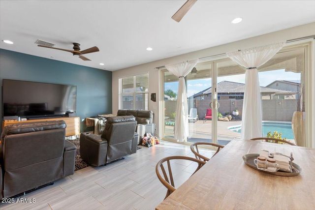 18879 W CHOLLA Street, Surprise, AZ 85388