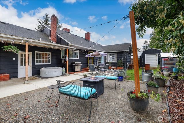 18 Ponce de Leon Crk SW, Lakewood, WA 98499