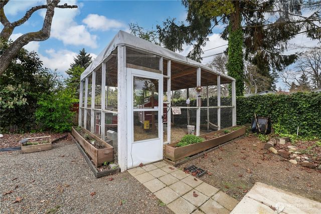 18 Ponce de Leon Crk SW, Lakewood, WA 98499