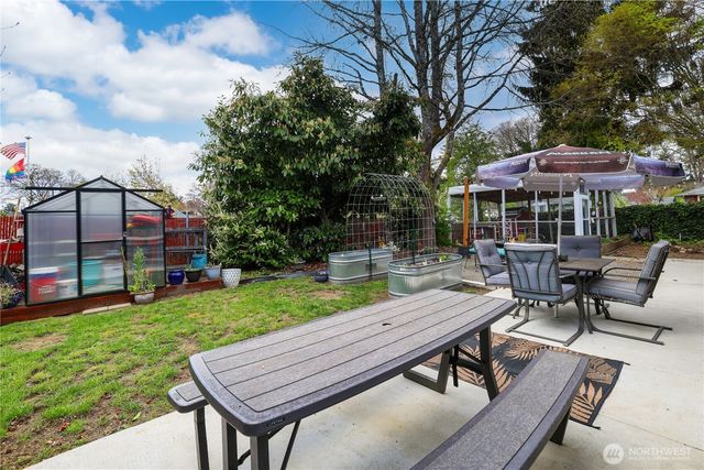18 Ponce de Leon Crk SW, Lakewood, WA 98499