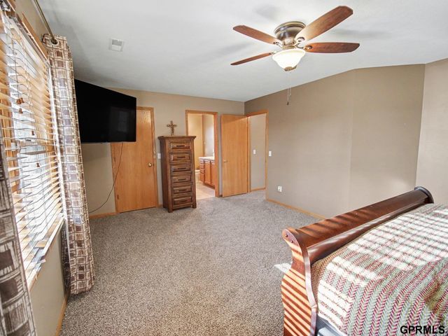 7400 S 17 Street, Lincoln, NE 68512