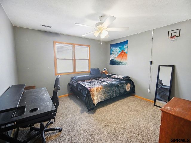 7400 S 17 Street, Lincoln, NE 68512