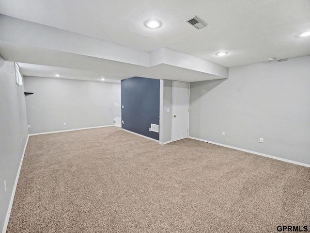 7400 S 17 Street, Lincoln, NE 68512