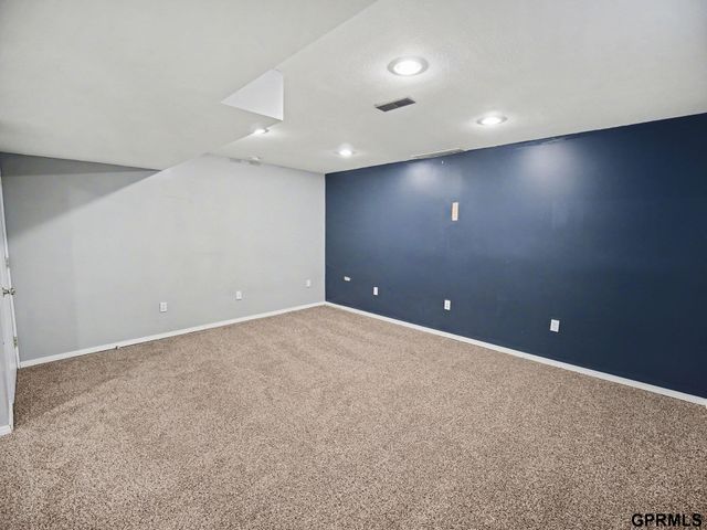 7400 S 17 Street, Lincoln, NE 68512