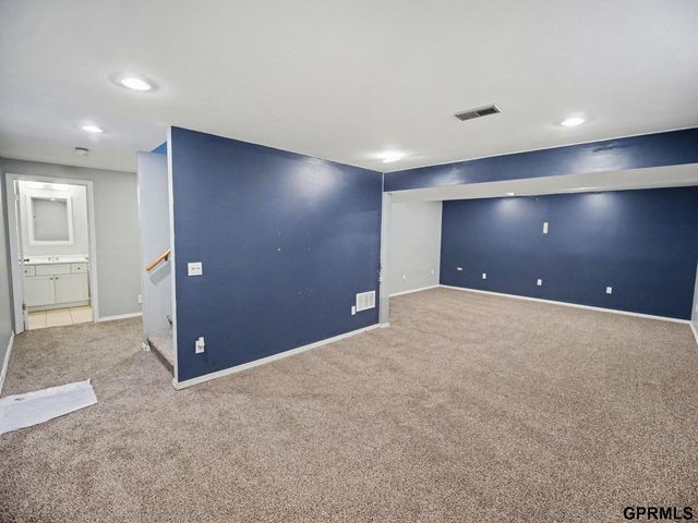 7400 S 17 Street, Lincoln, NE 68512