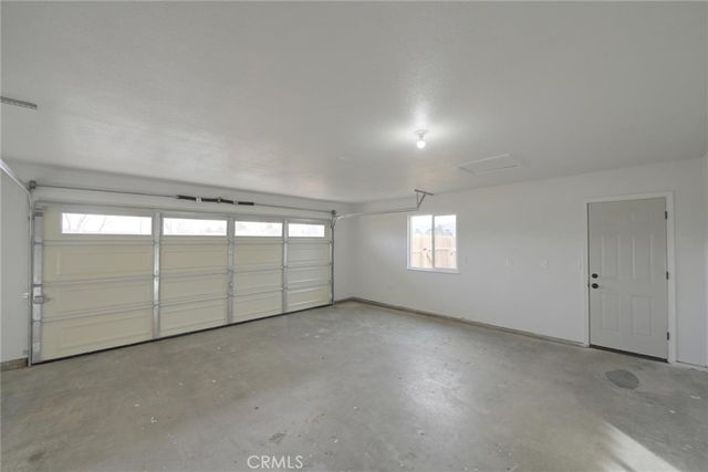 11724 Jamacha Road, Apple Valley, CA 92308