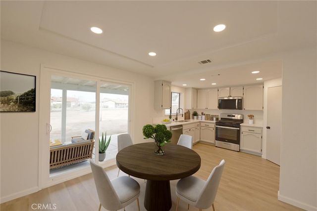 11724 Jamacha Road, Apple Valley, CA 92308