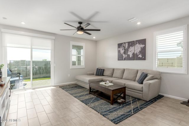 2709 E HOUSTON Avenue, Apache Junction, AZ 85119