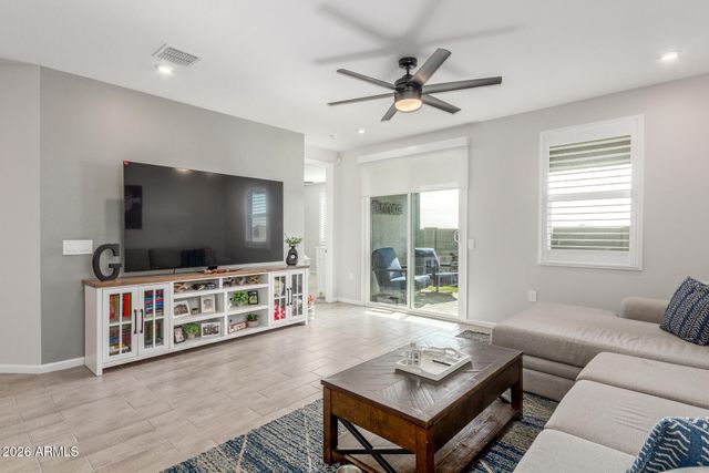 2709 E HOUSTON Avenue, Apache Junction, AZ 85119