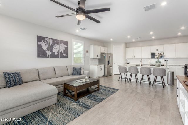 2709 E HOUSTON Avenue, Apache Junction, AZ 85119