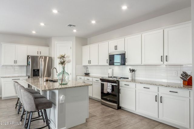 2709 E HOUSTON Avenue, Apache Junction, AZ 85119