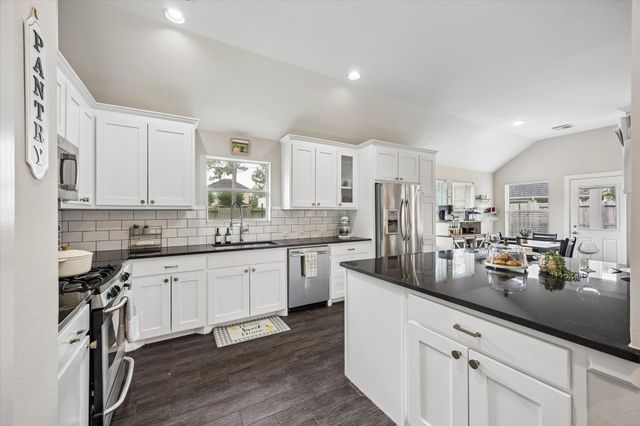 6146 Bradie Court, League City, TX 77573