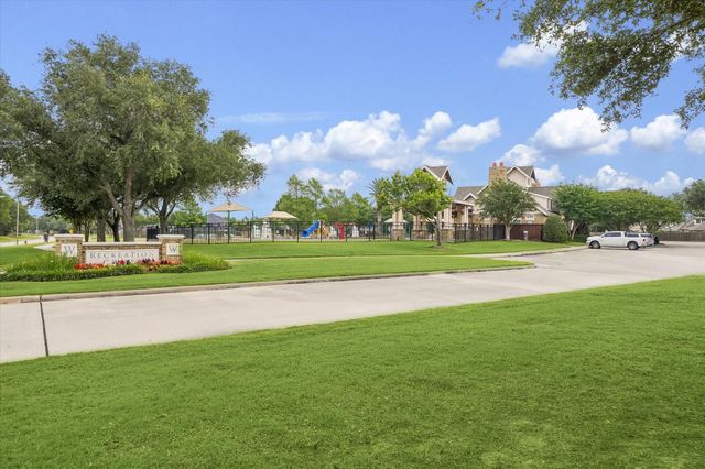 6146 Bradie Court, League City, TX 77573