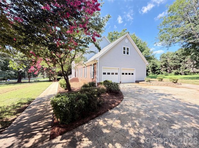 9020 Bartlett Road, Charlotte, NC 28227