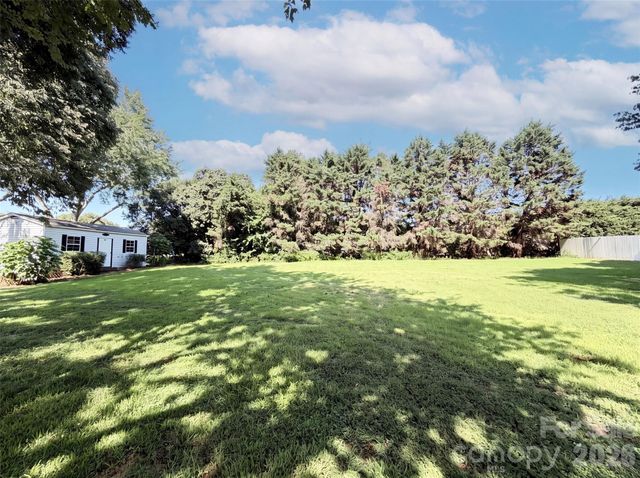 9020 Bartlett Road, Charlotte, NC 28227