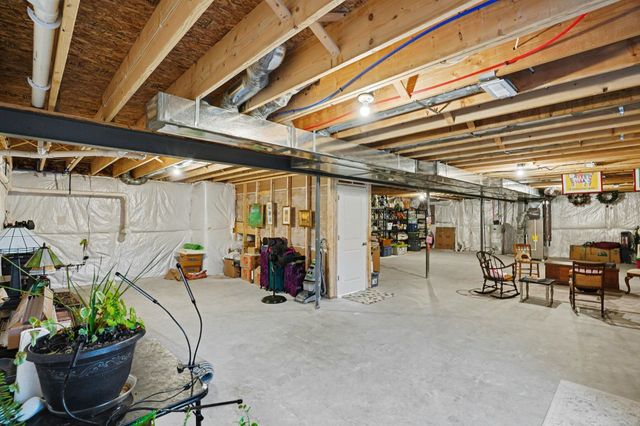 5725 Trail Side Lane, Hamburg Twp, MI 48189