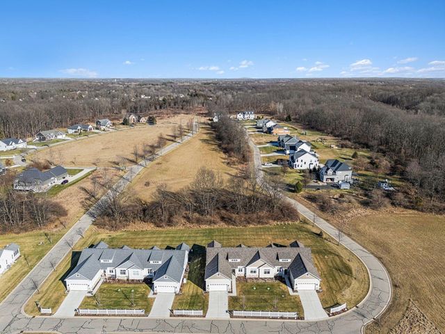 5725 Trail Side Lane, Hamburg Twp, MI 48189