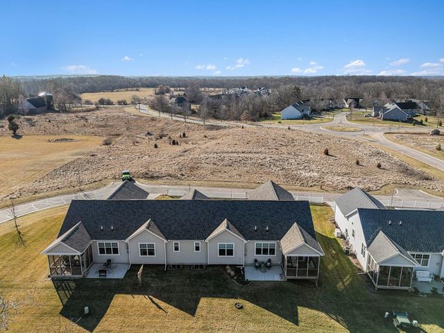 5725 Trail Side Lane, Hamburg Twp, MI 48189