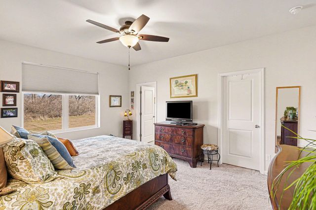 5725 Trail Side Lane, Hamburg Twp, MI 48189