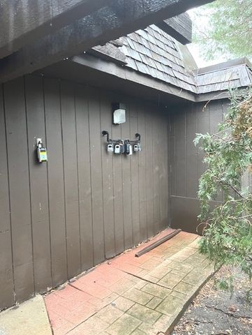 8936 Parkside Avenue N 203, Des Plaines, IL 60016