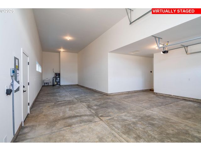 16074 BARLOW TRAIL Ln, Oregon City, OR 97045