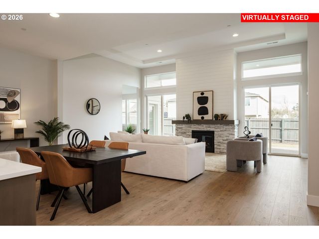 16074 BARLOW TRAIL Ln, Oregon City, OR 97045