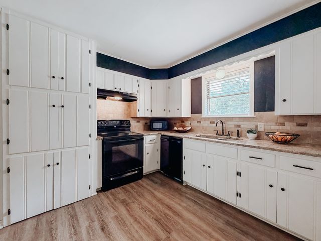 2002 Mimosa Drive, Corsicana, TX 75110