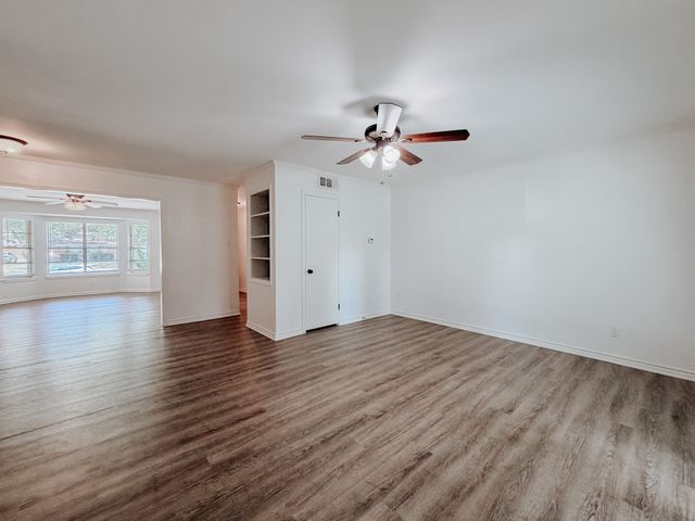 2002 Mimosa Drive, Corsicana, TX 75110
