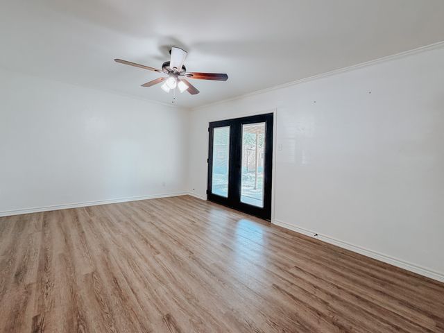 2002 Mimosa Drive, Corsicana, TX 75110