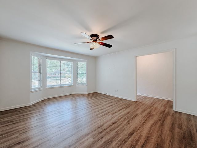 2002 Mimosa Drive, Corsicana, TX 75110