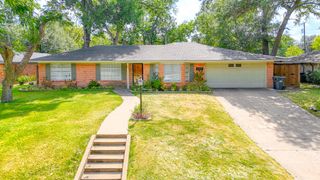 2002 Mimosa Drive, Corsicana, TX 75110
